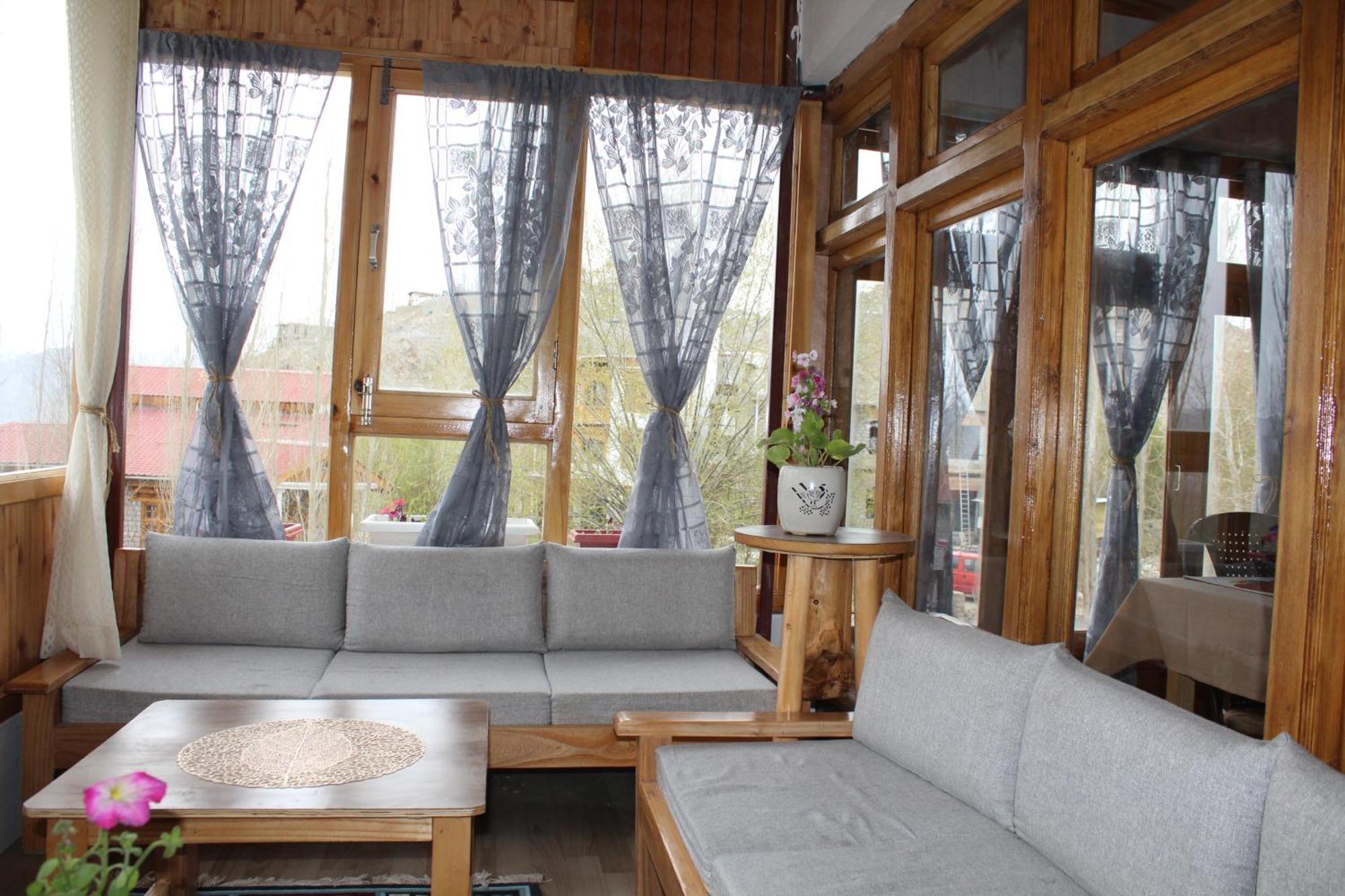 Karma Lodge Leh Eksteriør bilde