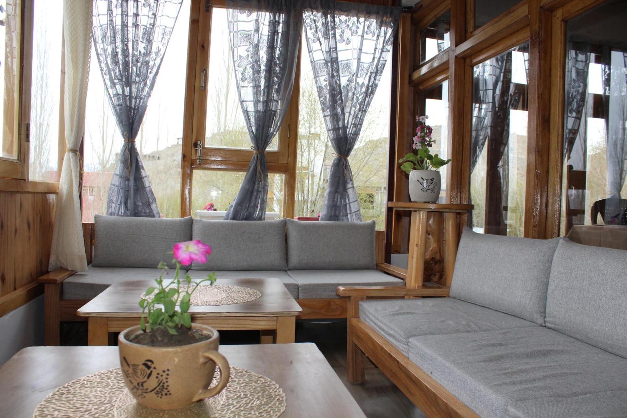 Karma Lodge Leh Eksteriør bilde